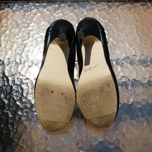 Madden Girl Platform Heels with Pleated Detail - Picture 7 of 8